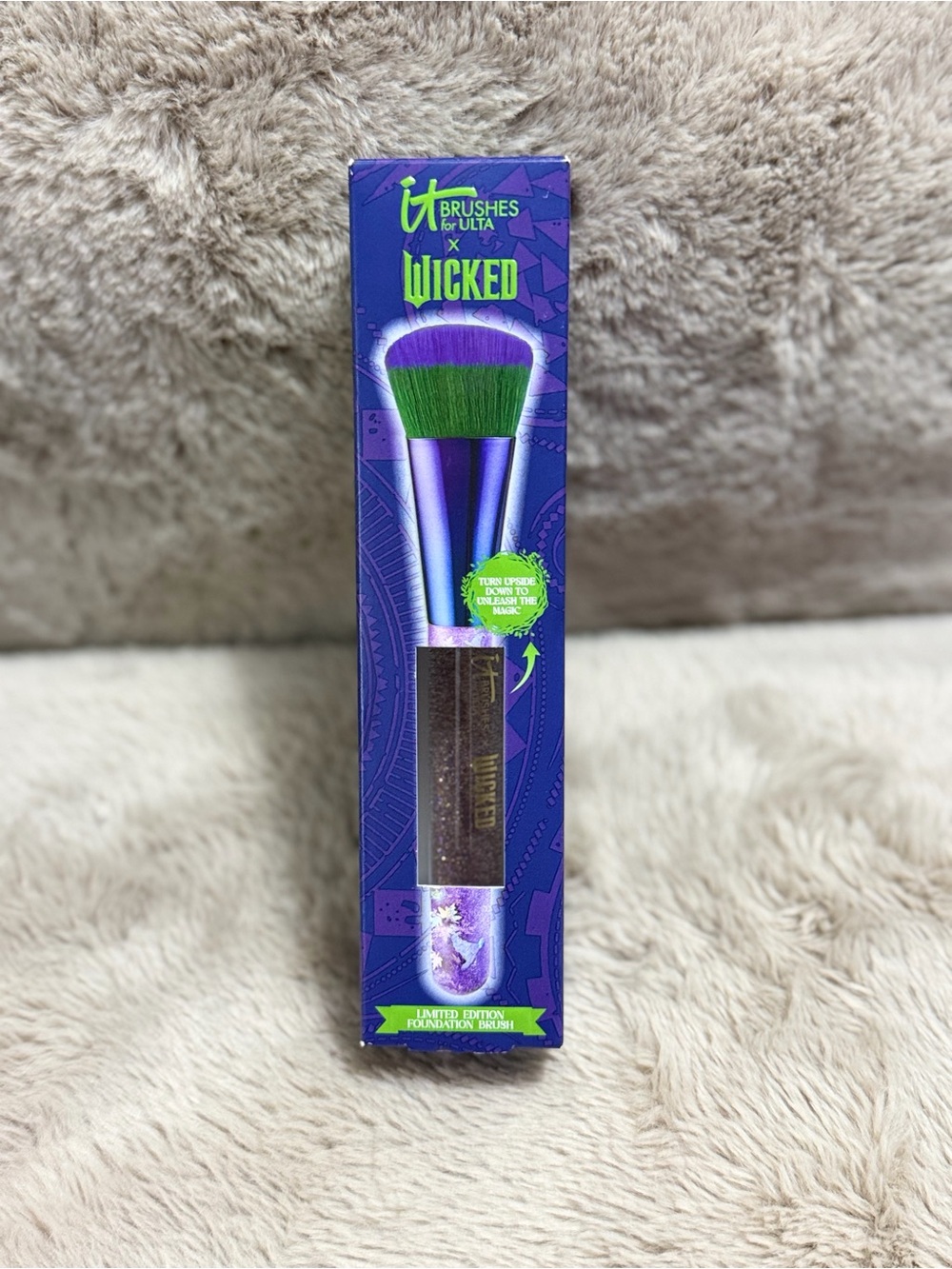 x Wicked Limited Edition Green Foundation Brush